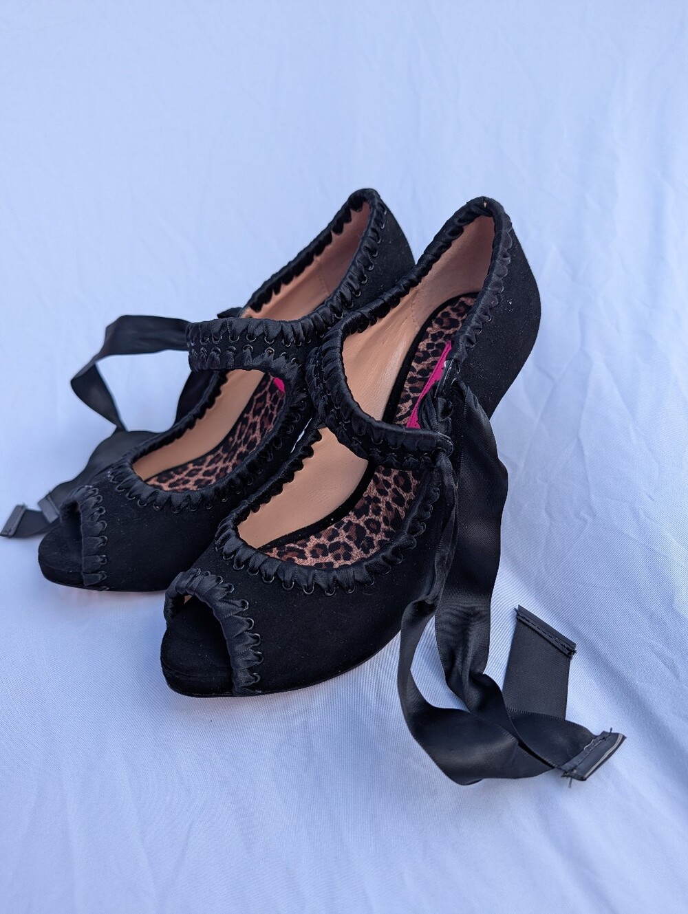 Vintage Betsey Johnson Calandra Black Bow Tie Heels - Picture 4 of 12